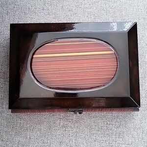 Jewelry box with felt lining